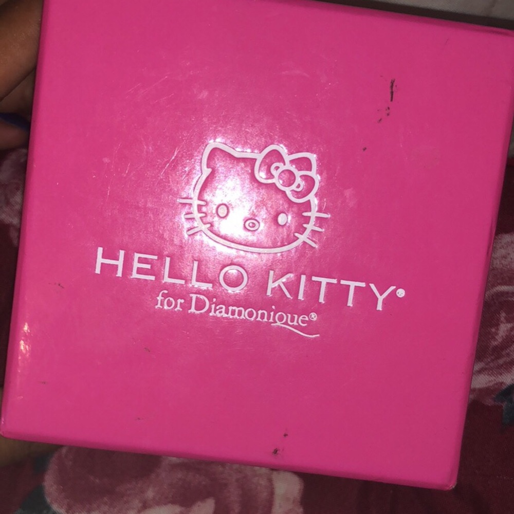 Hello kitty necklace